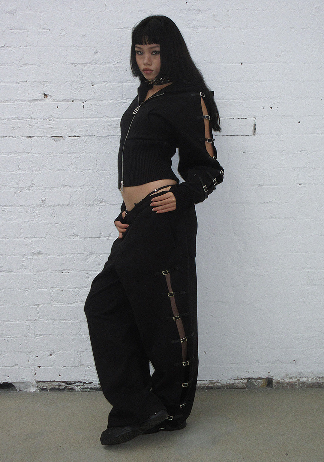 CRUSH BUCKLE OVERSIZED SWEATPANTS BLACK