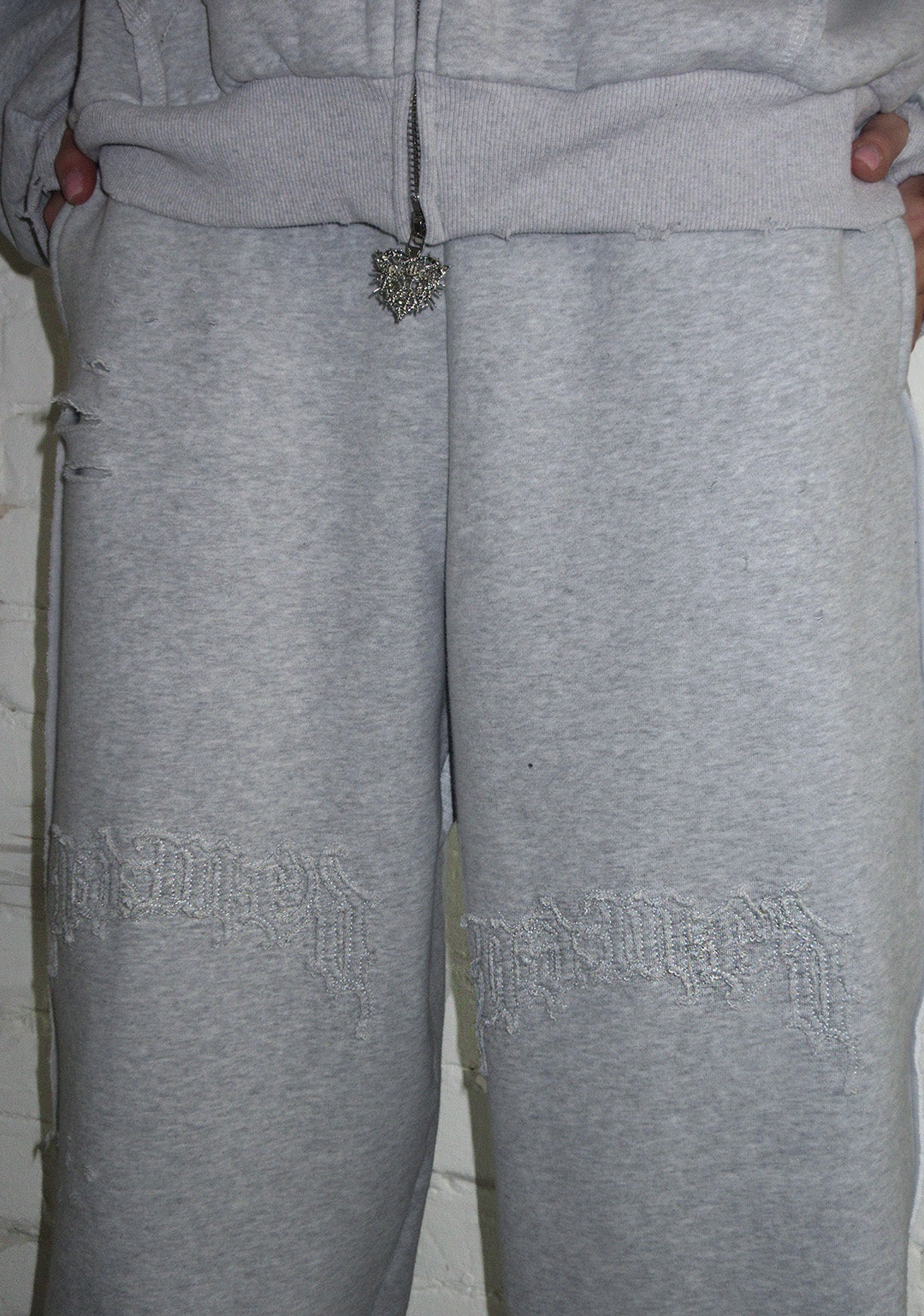 CURSE DISTRESSED OVERSIZED SWEATPANTS GREY MARL