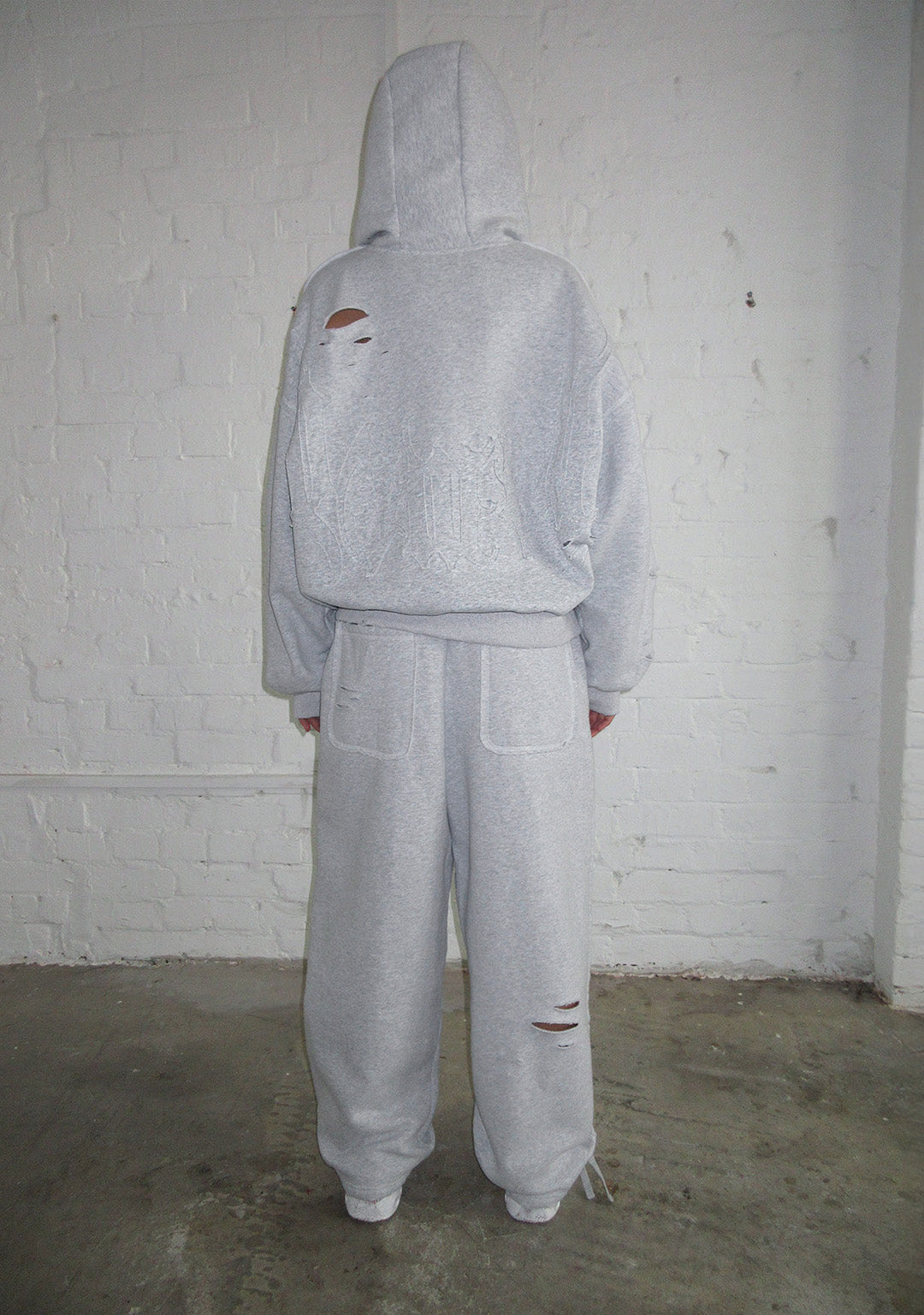 CURSE DISTRESSED OVERSIZED SWEATPANTS GREY MARL
