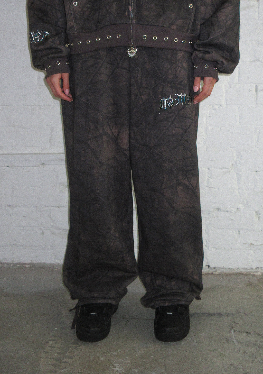 CURSE OVERSIZED SWEATPANTS TREE CAMO