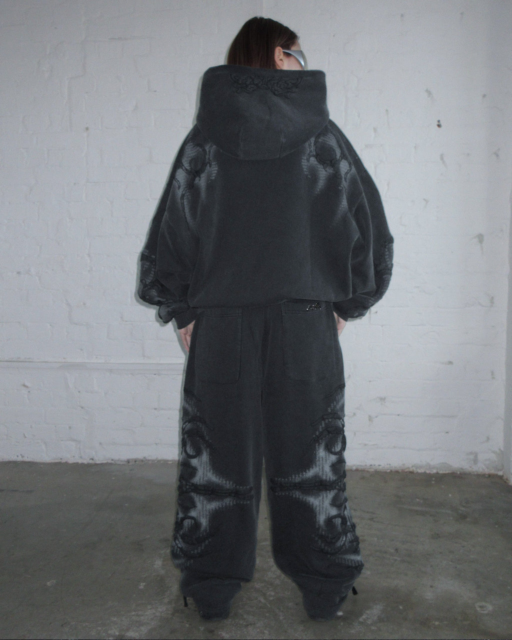 【NAMED COLLECTIVE】EUPHORIA PUFF PRINT FITTED ZIP HOODIE THORN RHINESTONE ZIP HOODIE BLACK – NAMED COLLECTIVE®