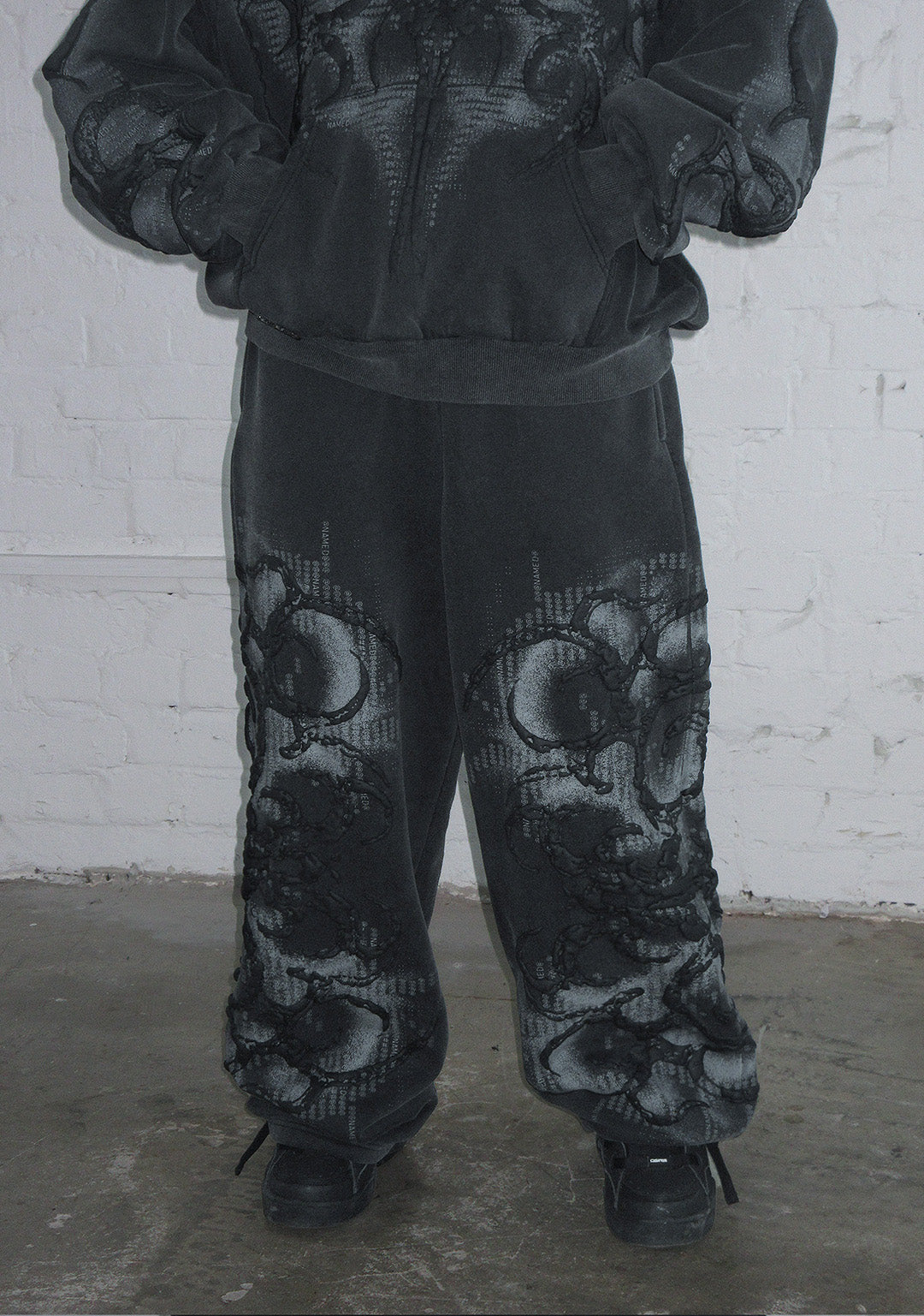 EUPHORIA PUFF PRINT OVERSIZED SWEATPANTS WASHED CHARCOAL