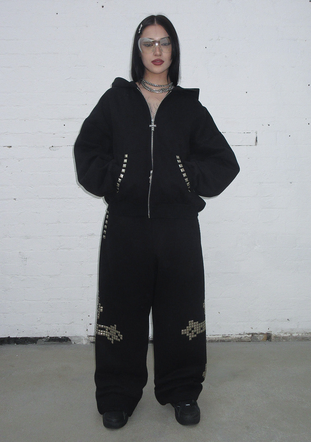 FAITHFUL STUDDED ZIP HOODIE BLACK