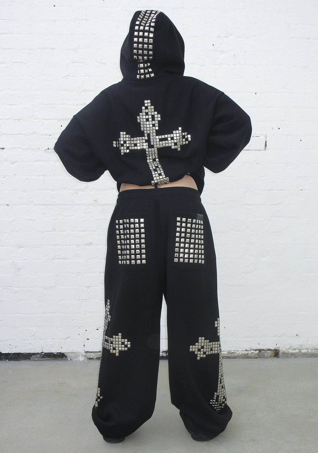 FAITHFUL STUDDED ZIP HOODIE BLACK
