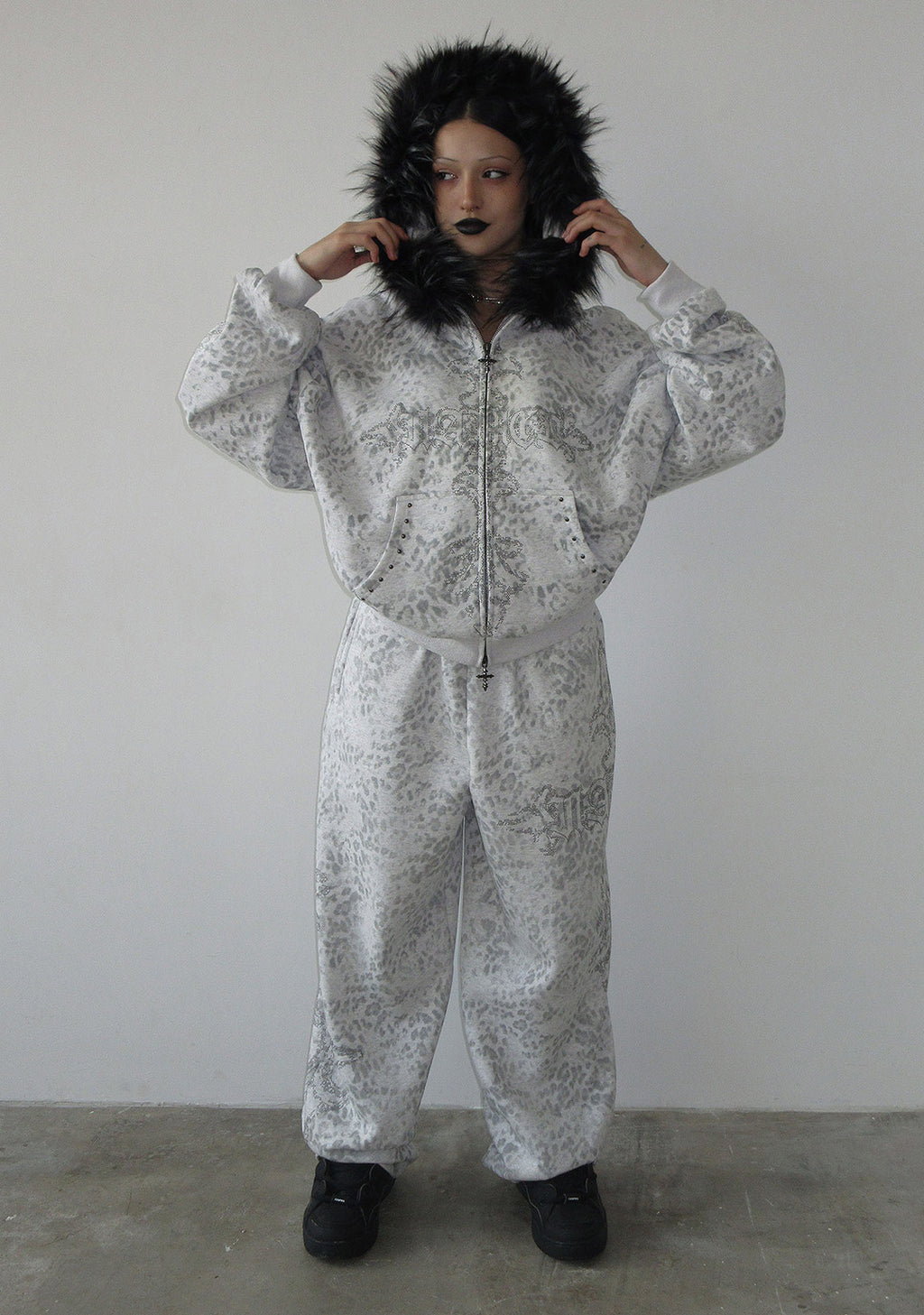namedcollective ZIP HOODIE ヒョウ柄　フーディー Feral Studded Zip Hoodie Snow Leopard (Detachable Fur