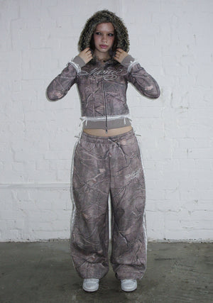 PREY OVERSIZED SWEATPANTS TREE CAMO