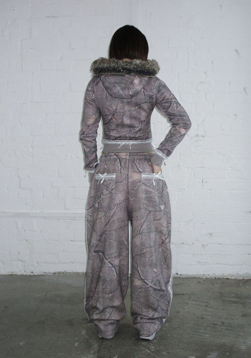 PREY OVERSIZED SWEATPANTS TREE CAMO