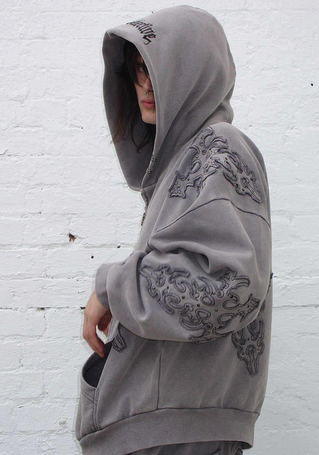 SINNER STUDDED ZIP HOODIE GREY VINTAGE WASH