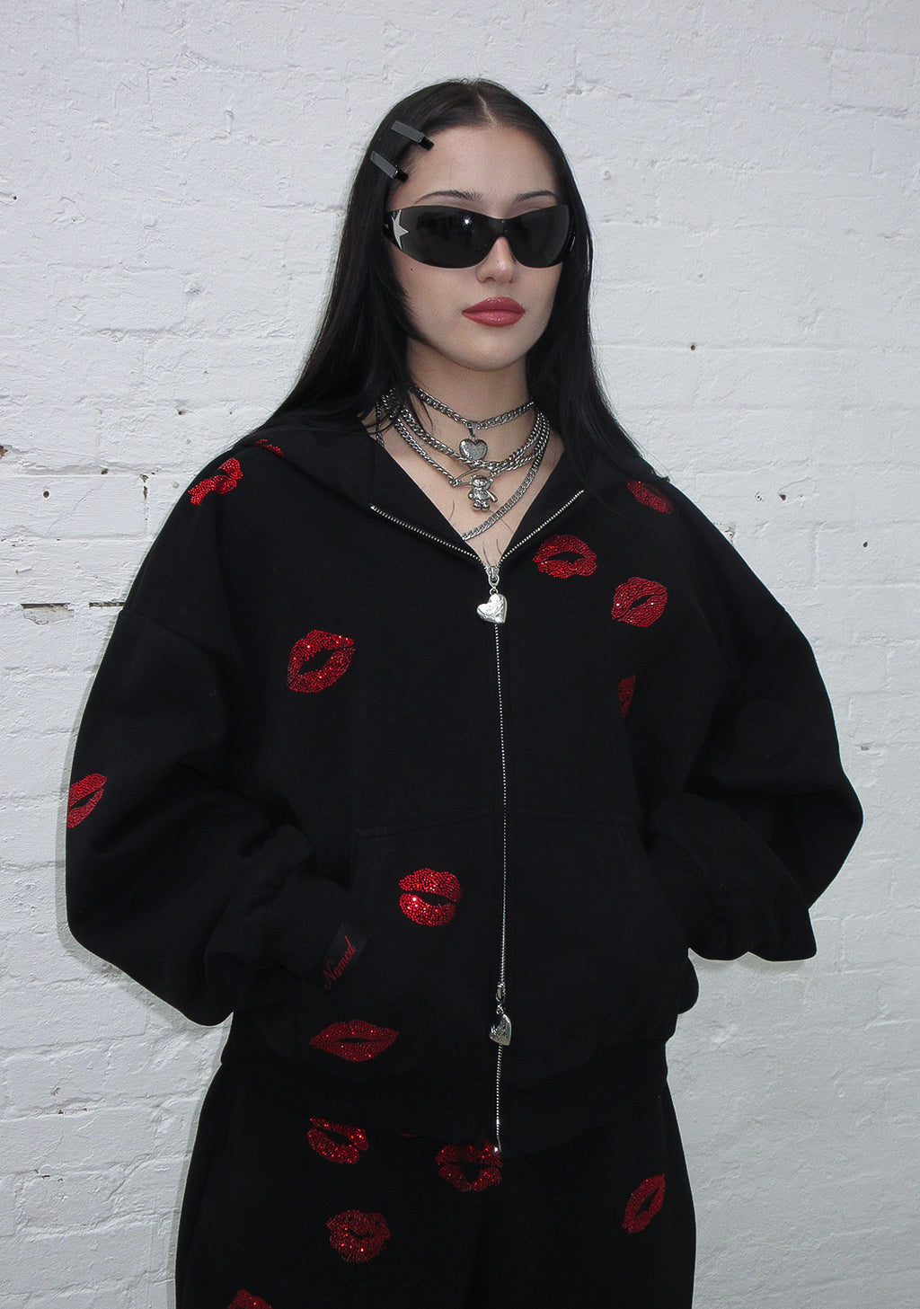 Tease Rhinestone Kiss Zip Hoodie Black – NAMED COLLECTIVE®