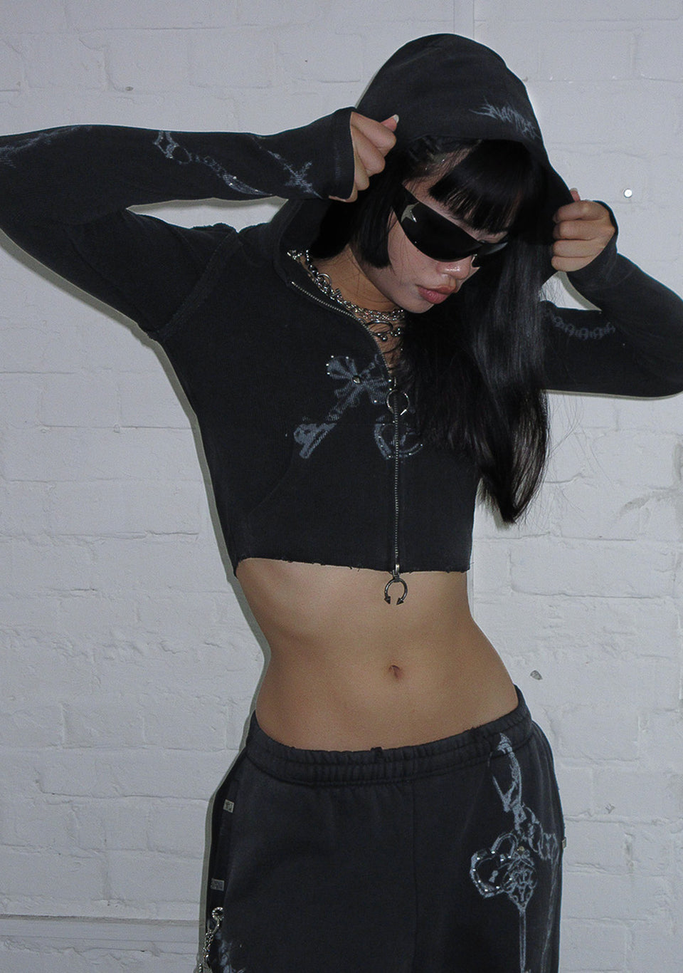 DESTROY SUPER CROP FITTED RIB ZIP HOODIE BLACK VINTAGE WASH