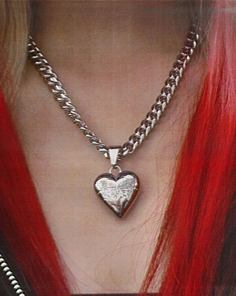 COLD HEART PENDANT CHAIN