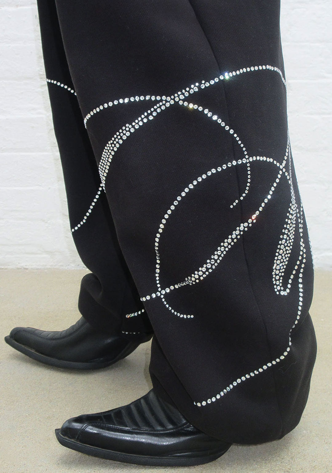 Enemy Rhinestone Sweatpants Black – NAMED COLLECTIVE®