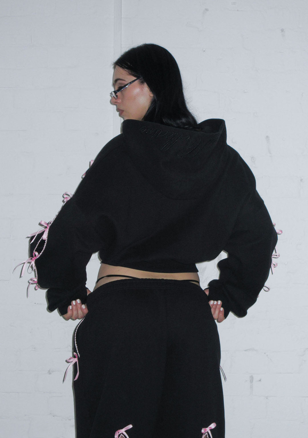 PRINC355 RIBBON CROP ZIP HOODIE BLACK