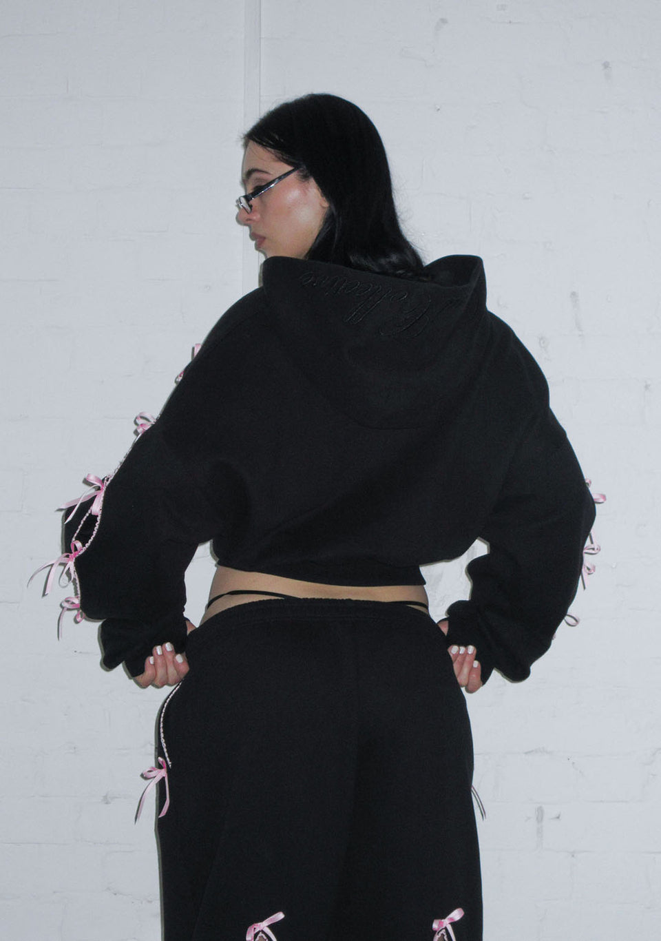 PRINC355 RIBBON CROP ZIP HOODIE BLACK