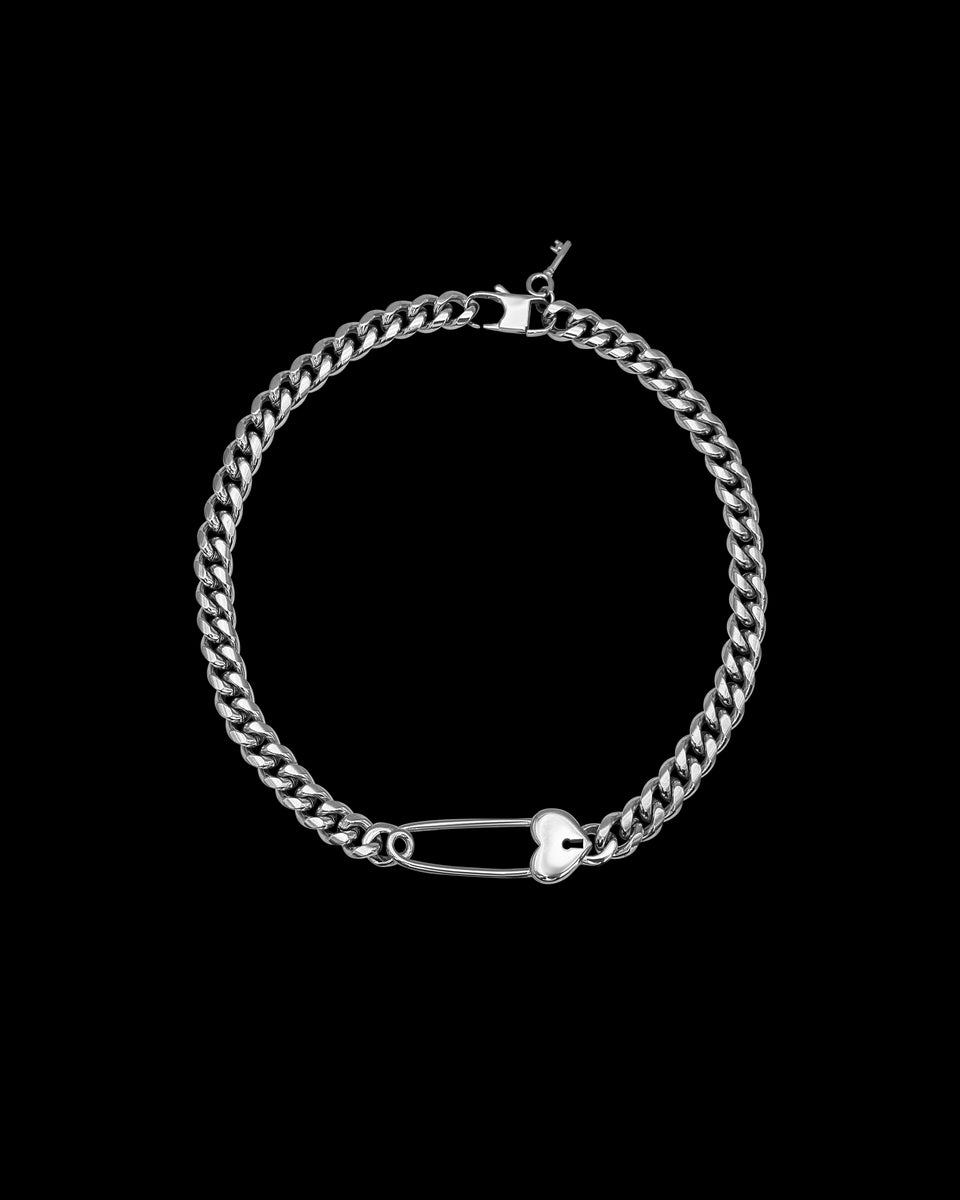 SAFETY PIN CHOKER CHAIN