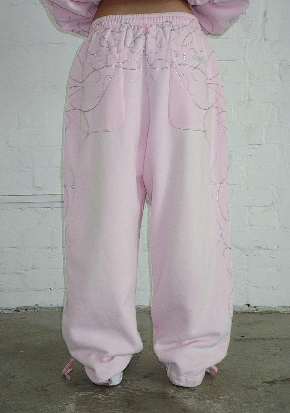 ALLURE 3D CHROME SWEATPANTS WASHED BABY PINK