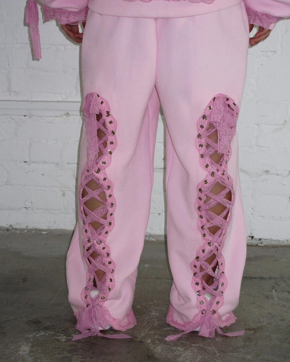 BAD ROMANCE LACE RIBBON OVERSIZED SWEATPANTS BABY PINK