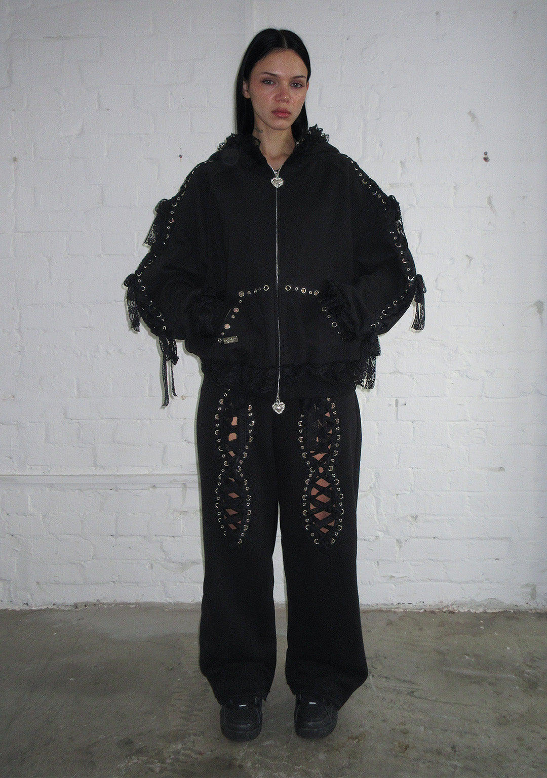 BAD ROMANCE LACE RIBBON OVERSIZED SWEATPANTS BLACK