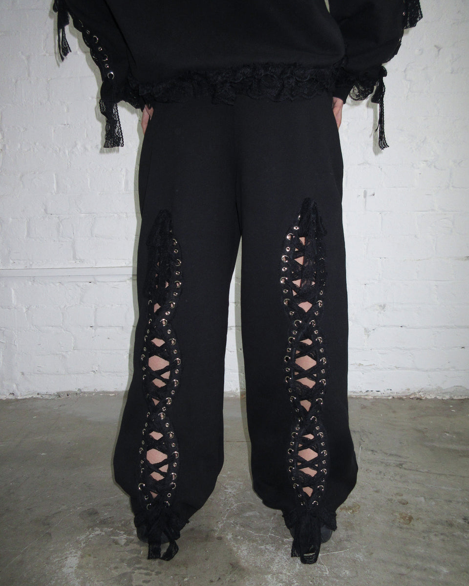 BAD ROMANCE LACE RIBBON ZIP OVERSIZED SWEATPANTS BLACK