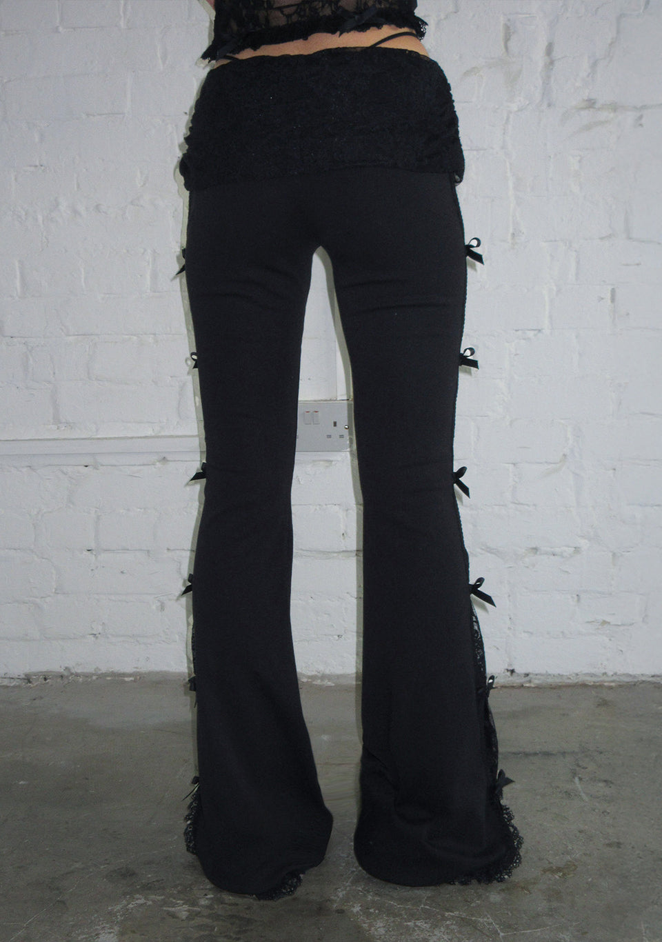 BAD ROMANCE LACE SCULPT STRETCH PANTS BLACK