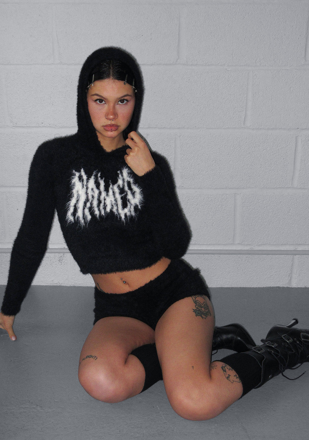 BITTERSWEET FLUFFY KNIT HOODIE BLACK