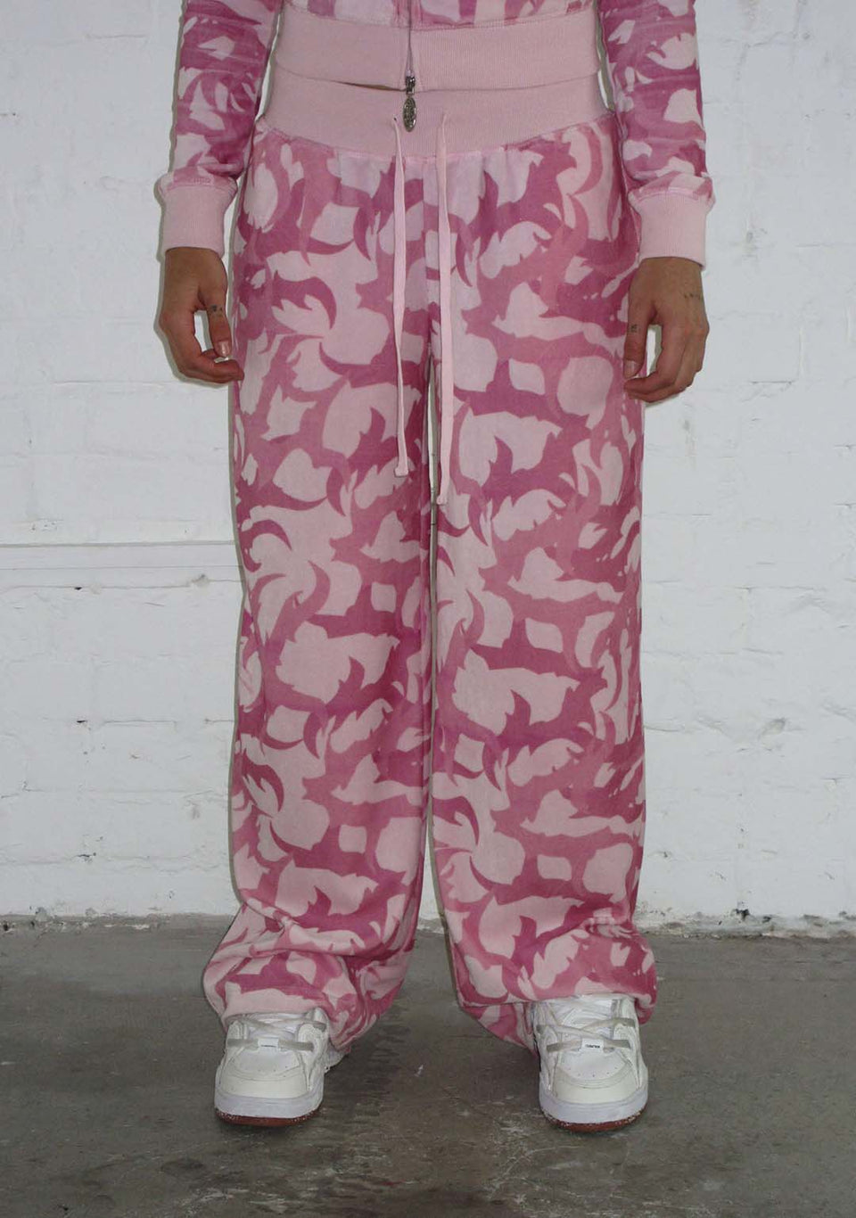 BLADE CAMO VELOUR SWEATPANTS PINK