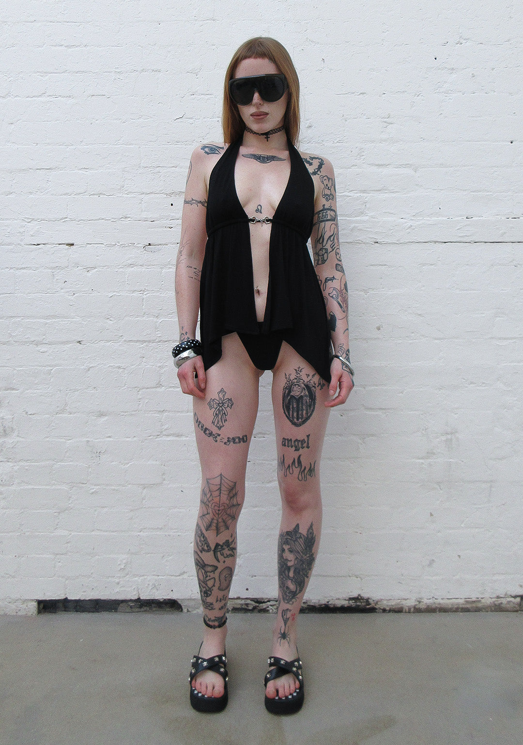 CHARISMA BACKLESS HALTERNECK TOP BLACK