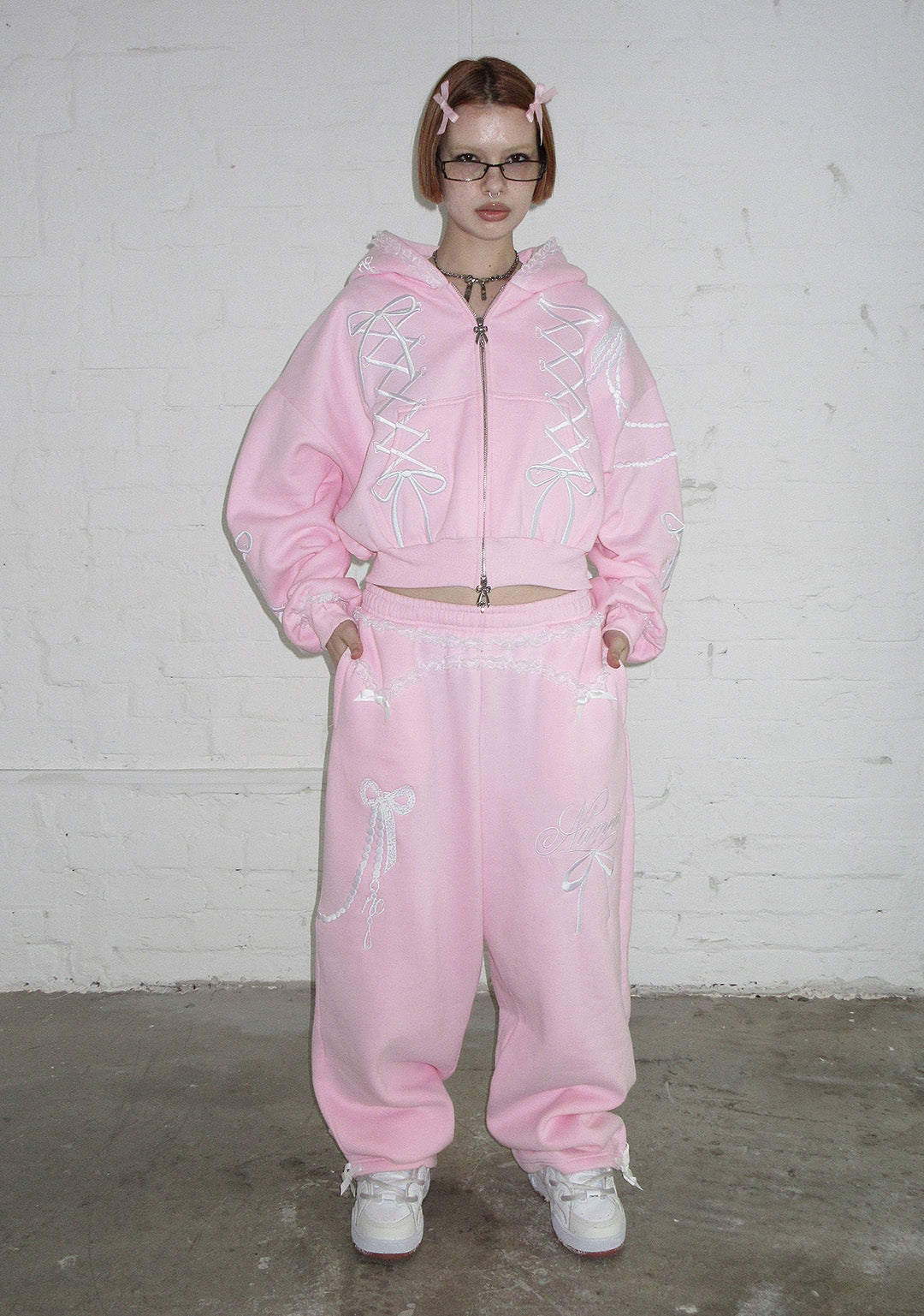 トップス namedcollective CROP ZIP HOODIE Confessions Embroidered Crop Zip Hoodie Baby Pink – NAMED