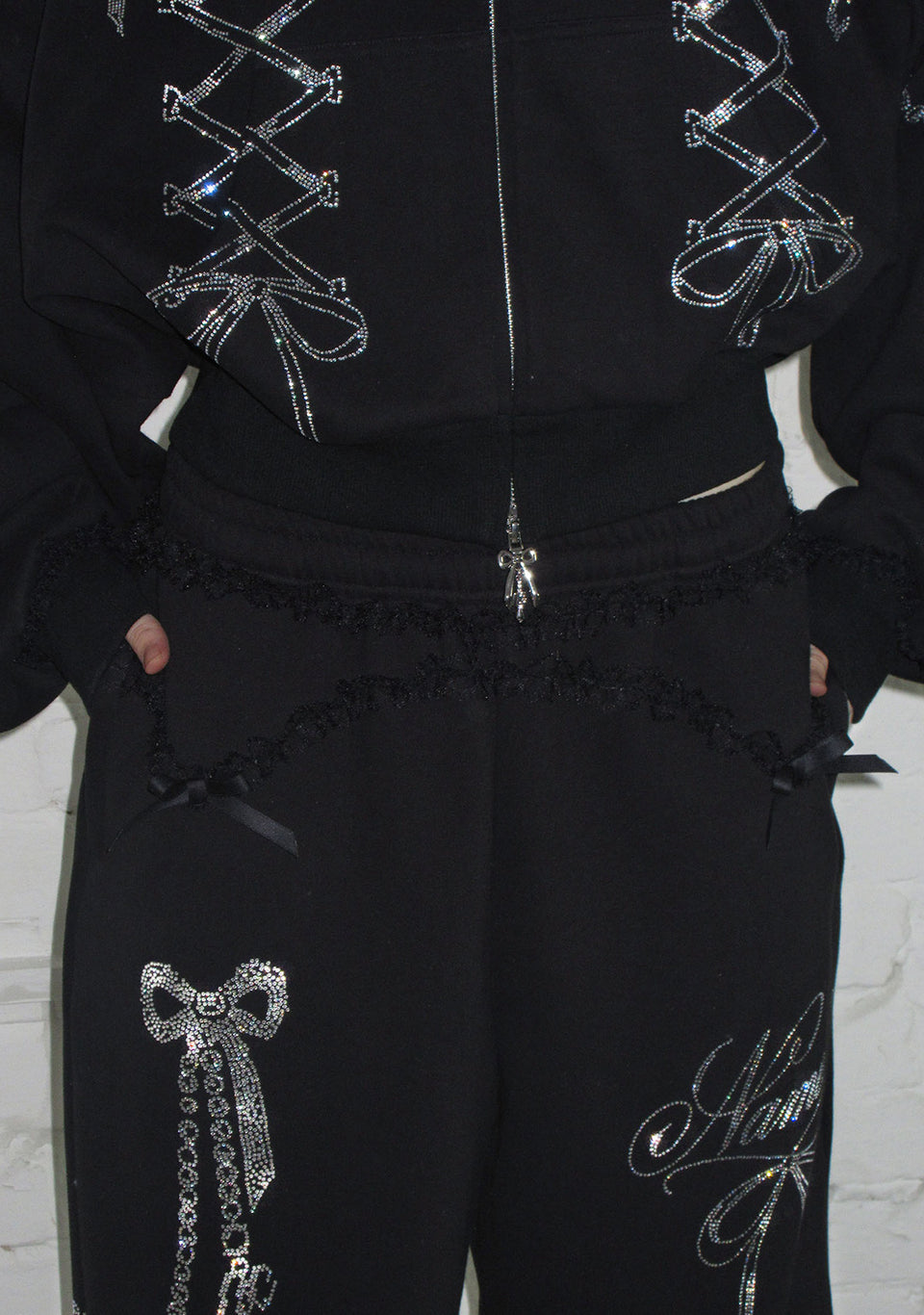 CONFESSIONS RHINESTONE OVERSIZED SWEATPANTS BLACK