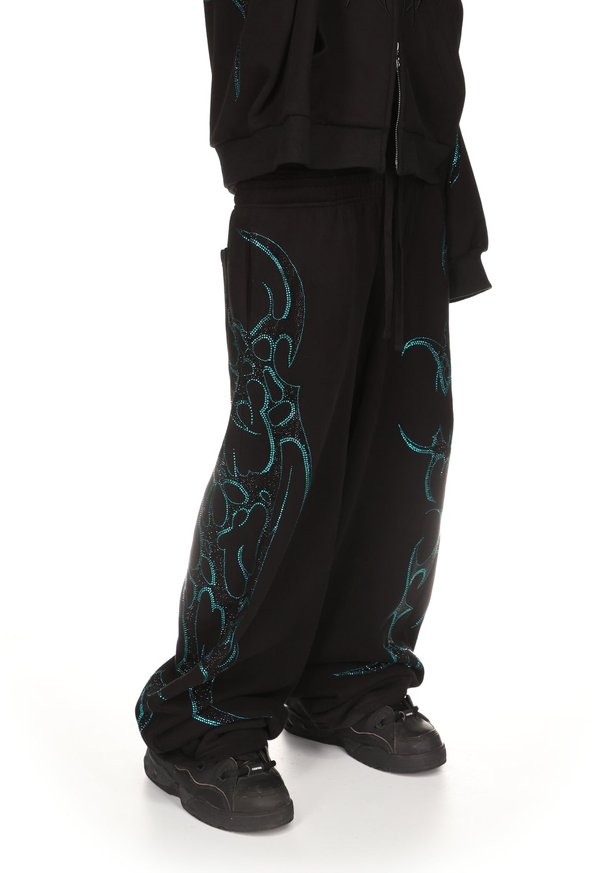 CRASH RHINESTONE OVERSIZED SWEATPANTS BLACK & BLUE