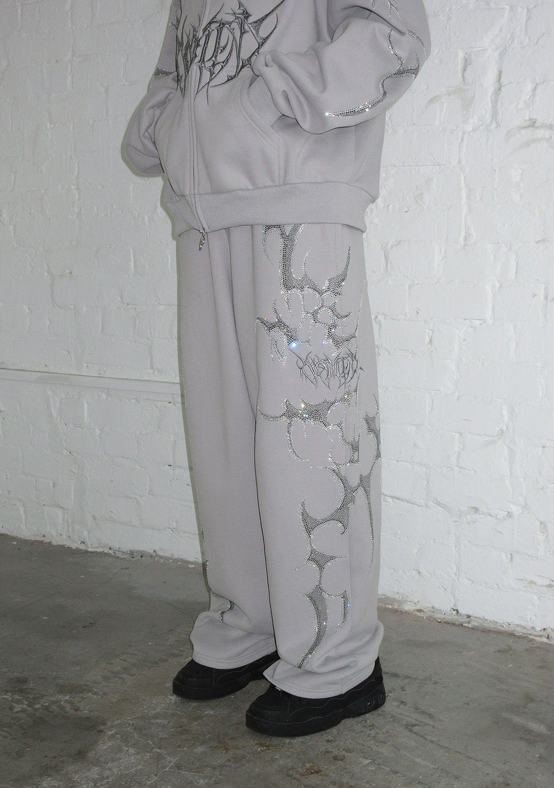 CRASH RHINESTONE OVERSIZED SWEATPANTS SMOKE GREY