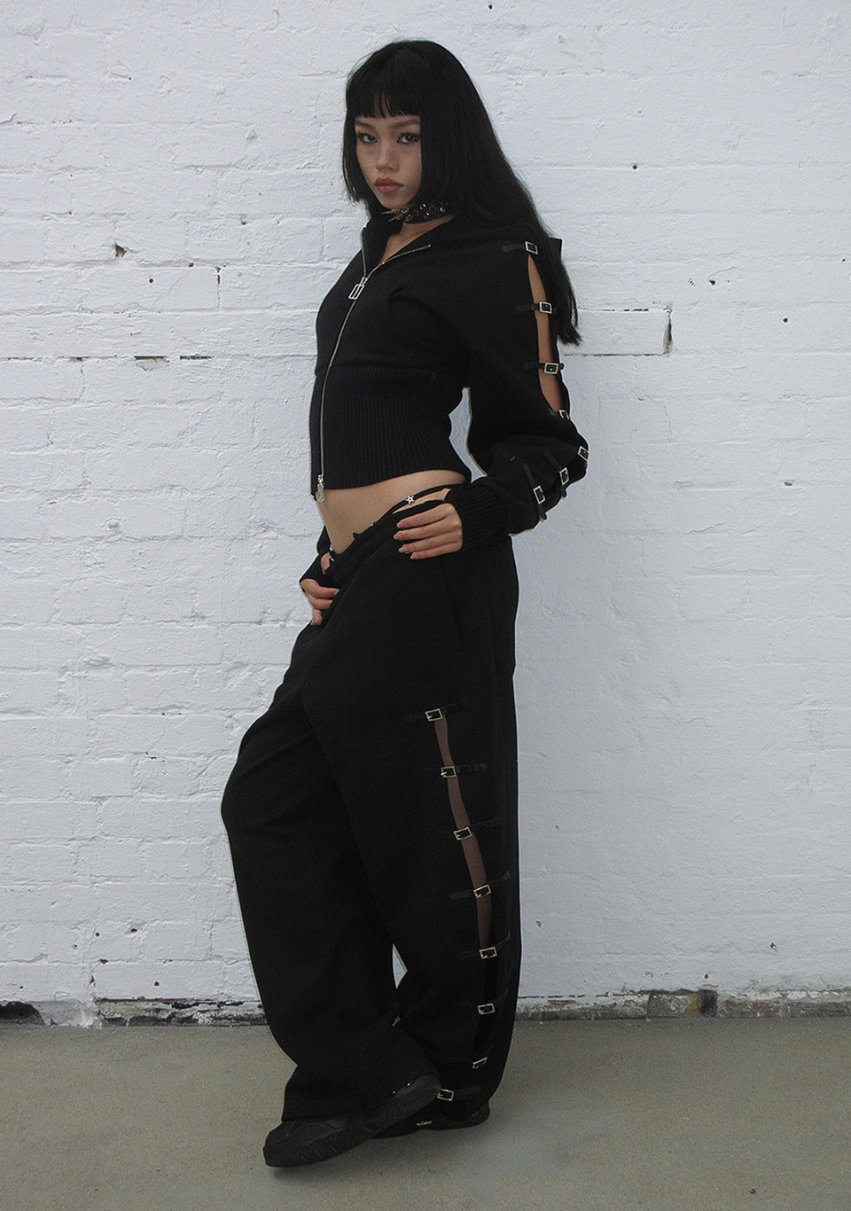 CRUSH BUCKLE OVERSIZED SWEATPANTS BLACK