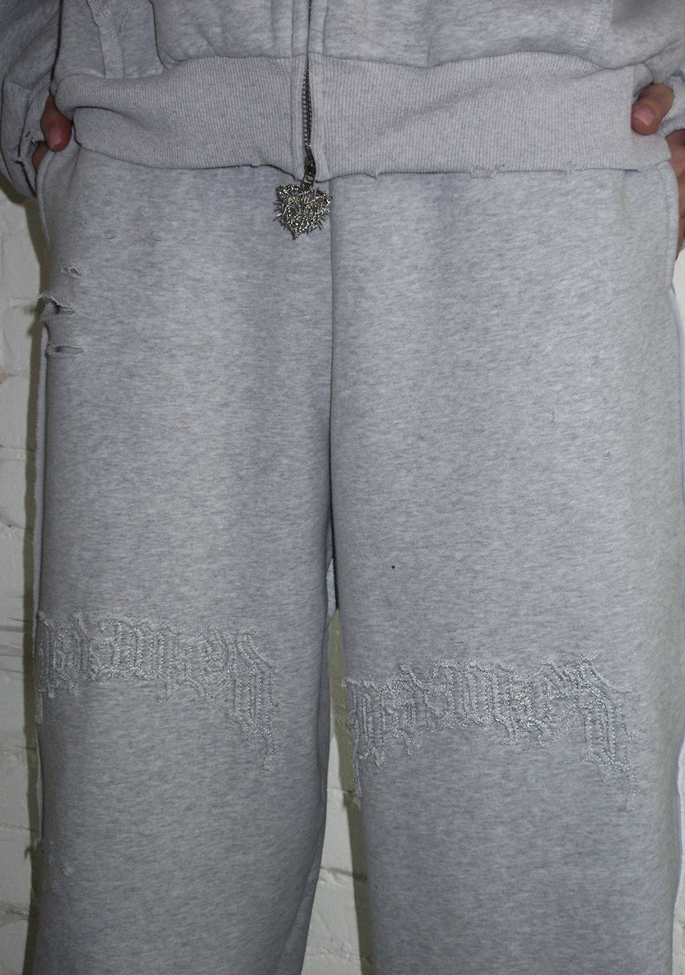 CURSE DISTRESSED OVERSIZED SWEATPANTS GREY MARL