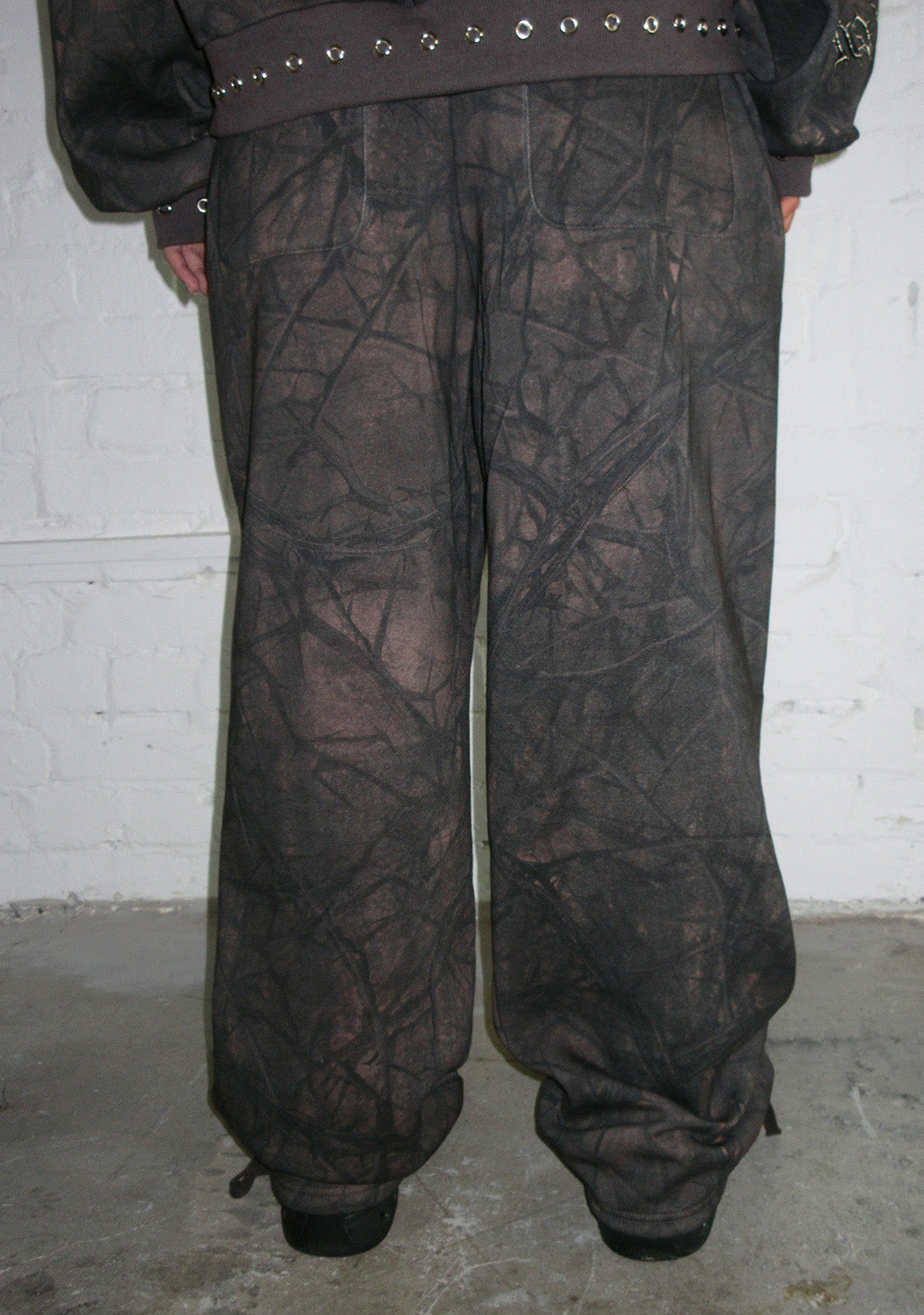 CURSE OVERSIZED SWEATPANTS TREE CAMO