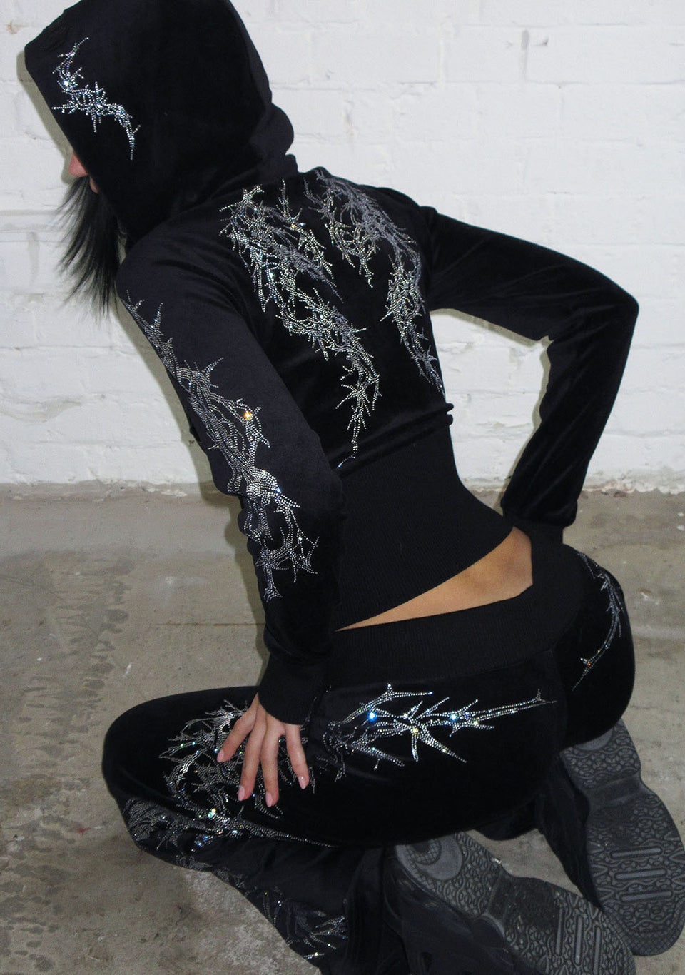 CURSE RHINESTONE VELOUR SWEATPANTS BLACK