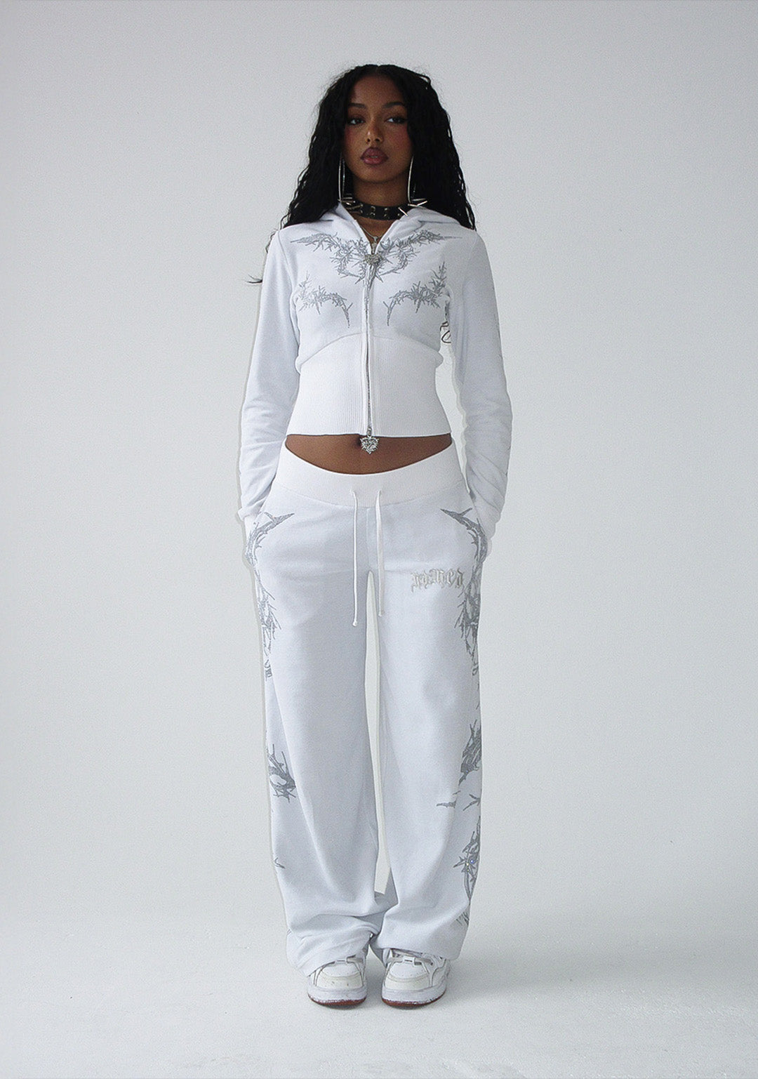 CURSE RHINESTONE VELOUR SWEATPANTS SALT