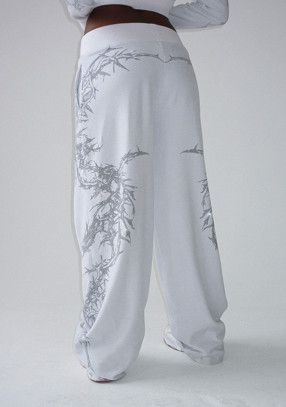 CURSE RHINESTONE VELOUR SWEATPANTS SALT