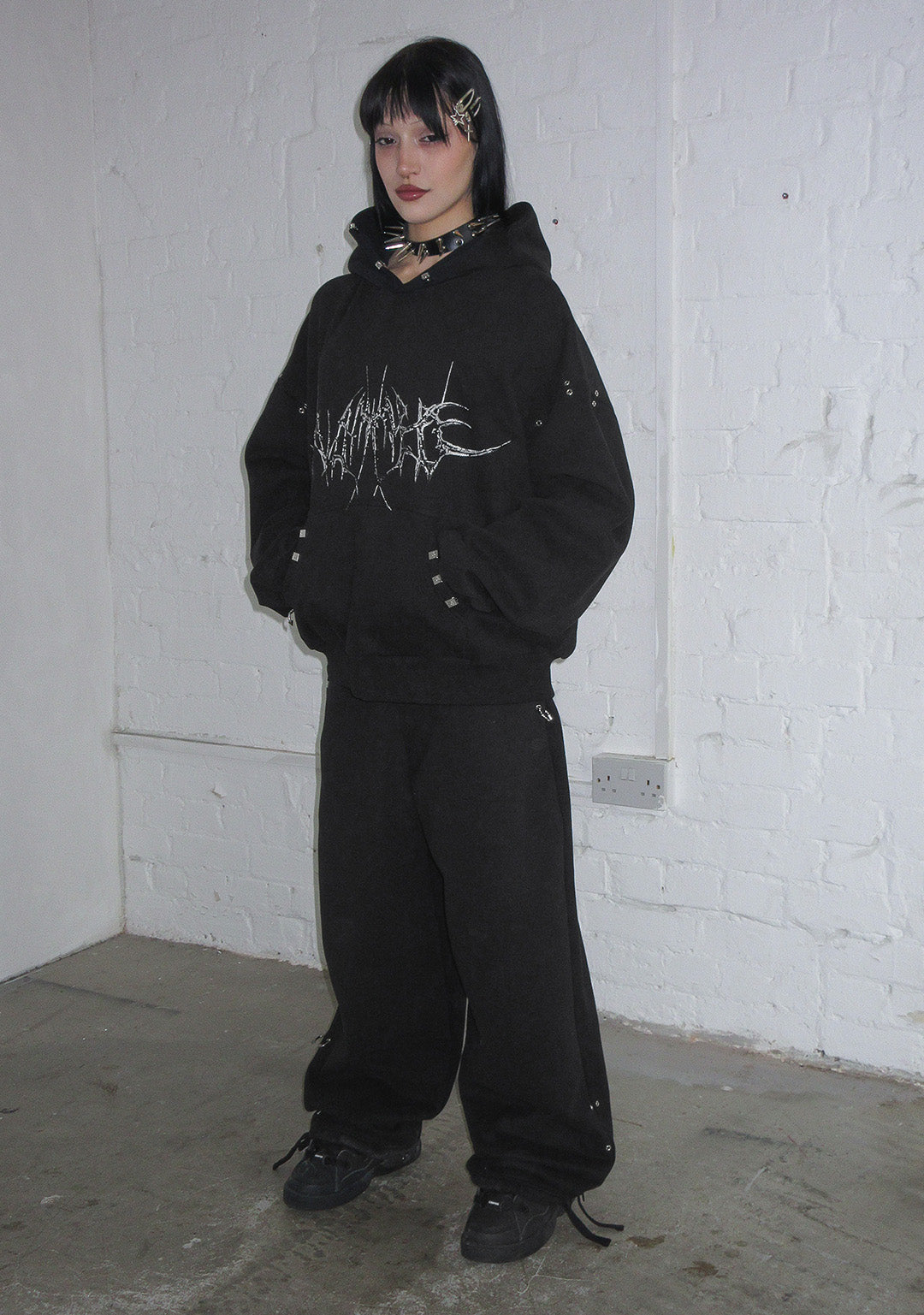 DESTROY CHROME PIERCED OVERSIZED SWEATPANTS BLACK