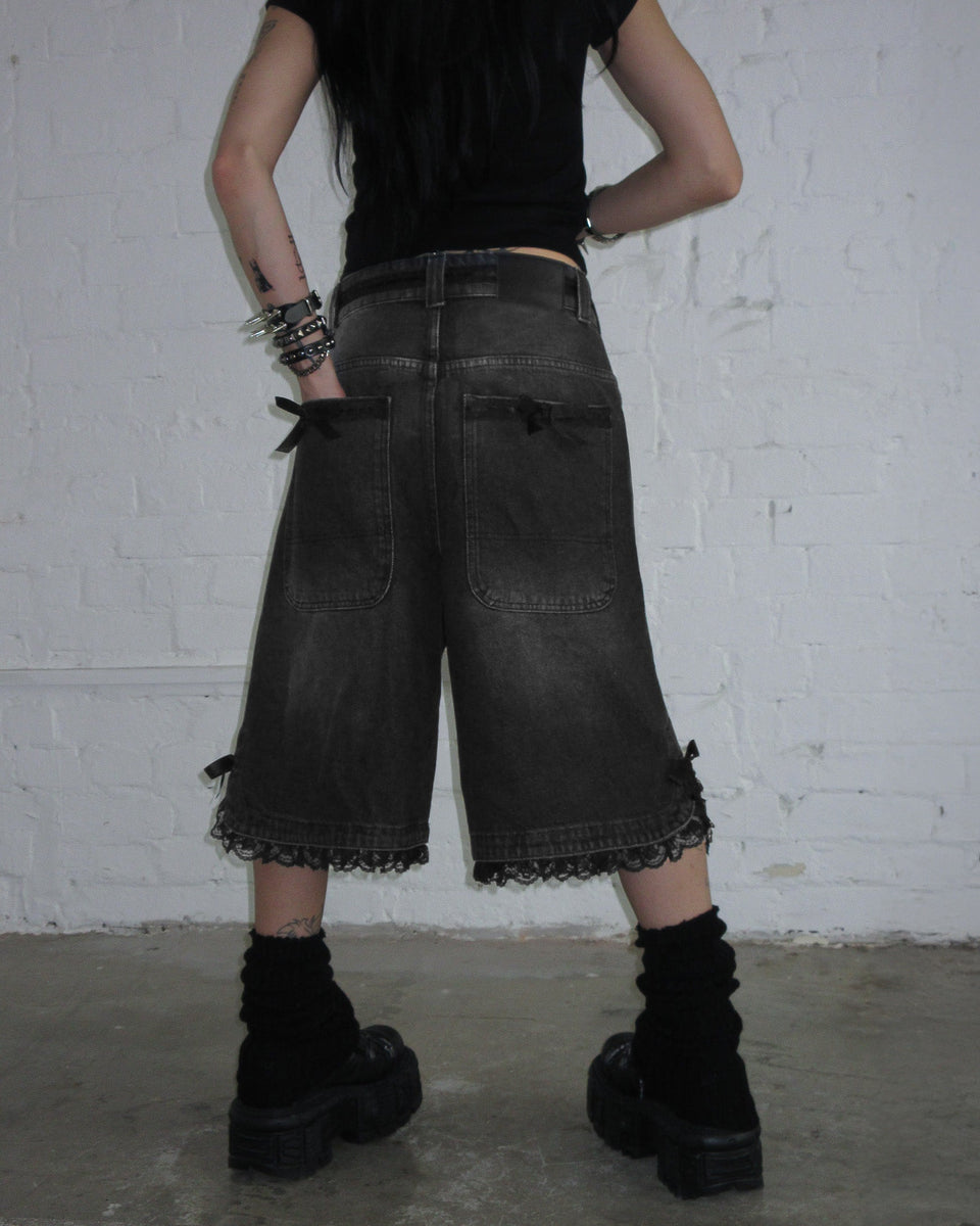DESTROY LACE RIBBON JORTS BLACK VINTAGE WASH