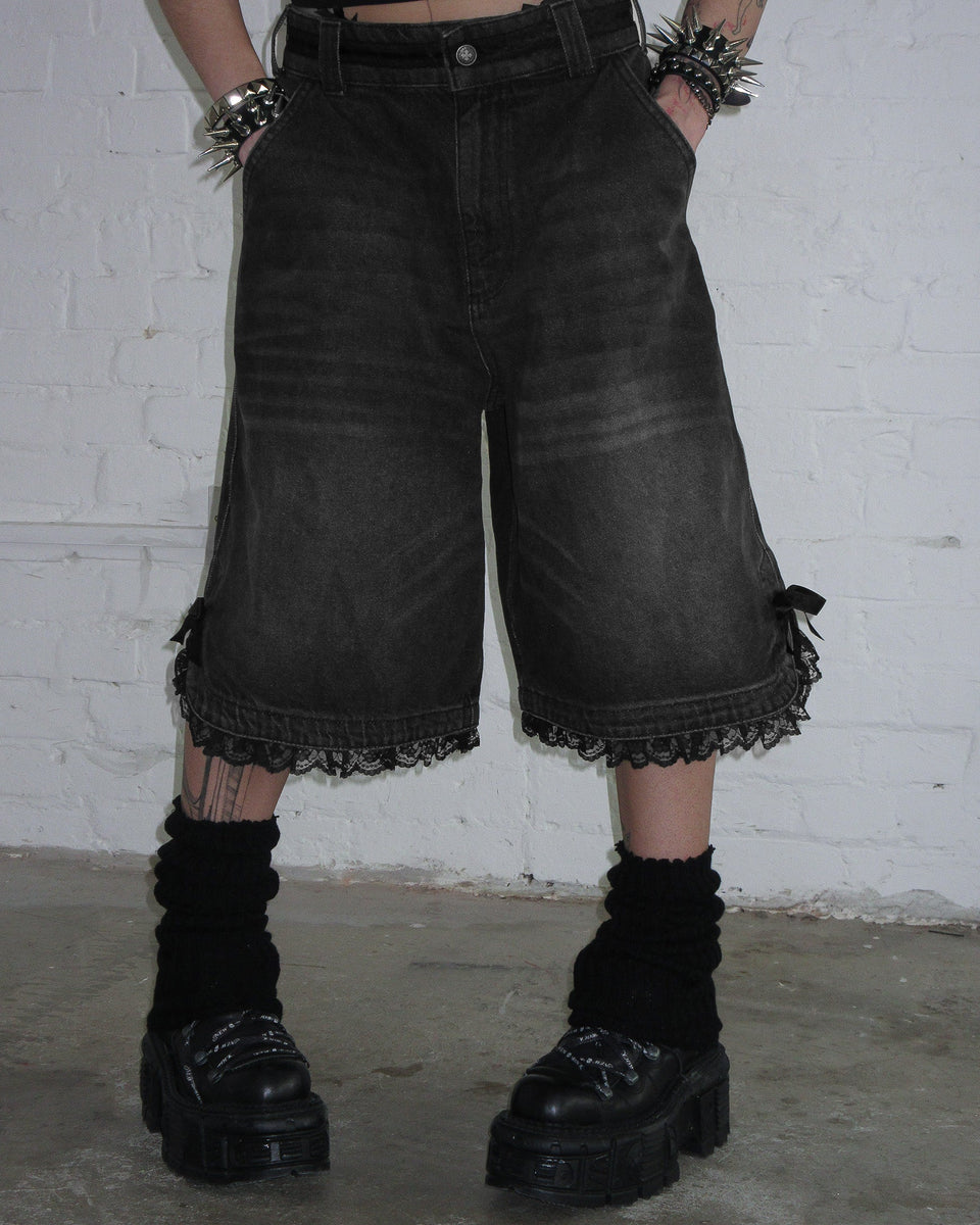 DESTROY LACE RIBBON JORTS BLACK VINTAGE WASH