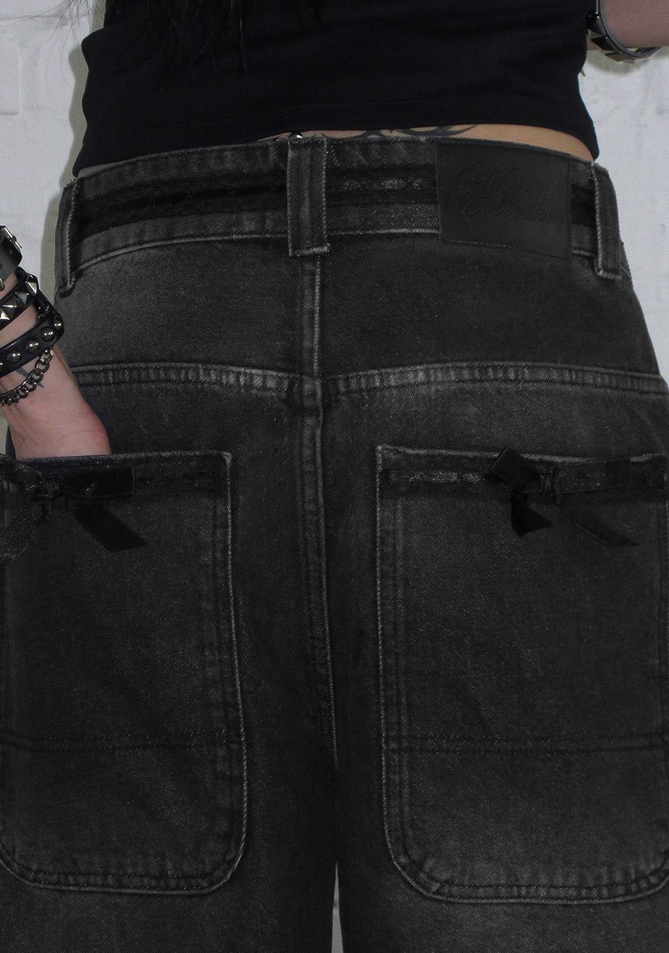 DESTROY LACE RIBBON JORTS BLACK VINTAGE WASH