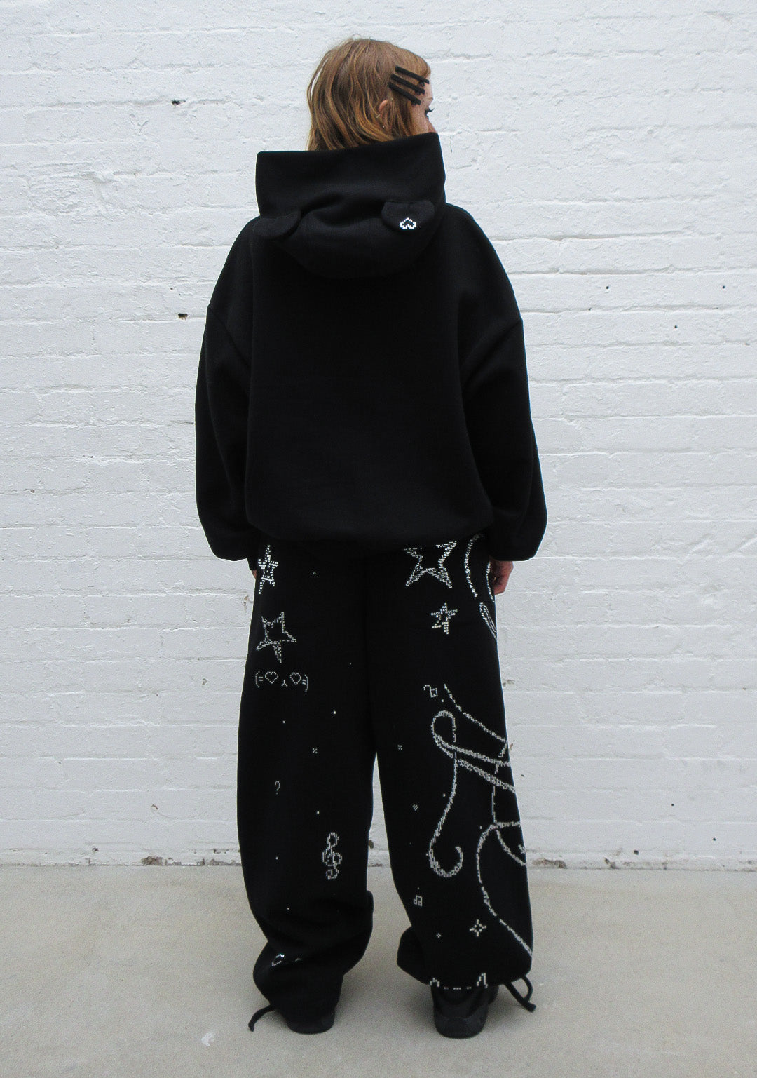 DREAMER RHINESTONE TEDDY PULLOVER HOODIE BLACK