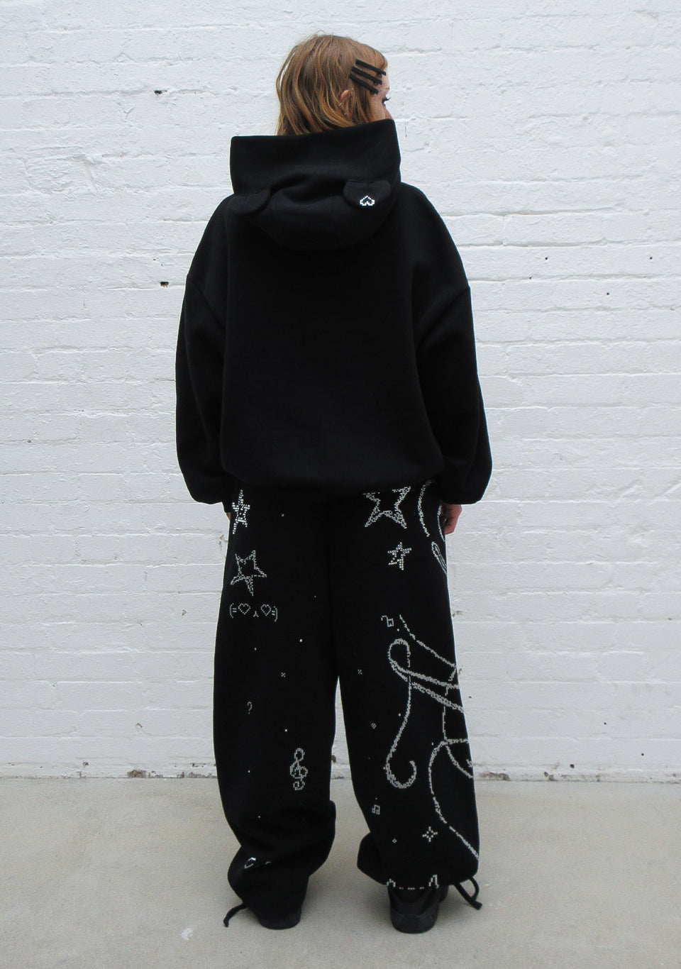 DREAMER RHINESTONE TEDDY PULLOVER HOODIE BLACK