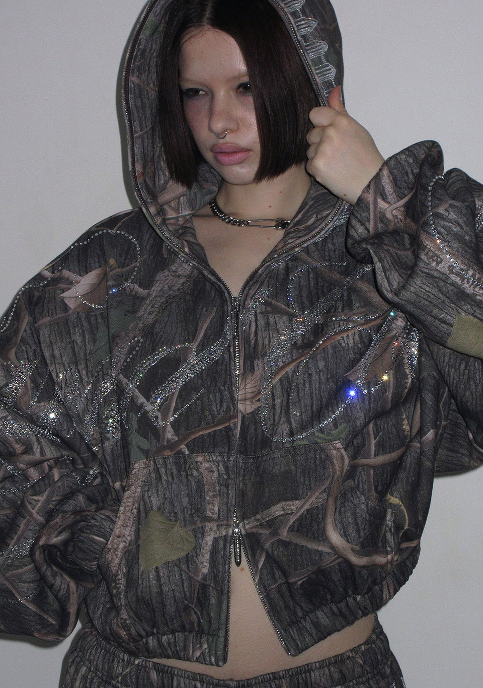 ENEMY RHINESTONE CROP ZIP HOODIE TREE CAMO