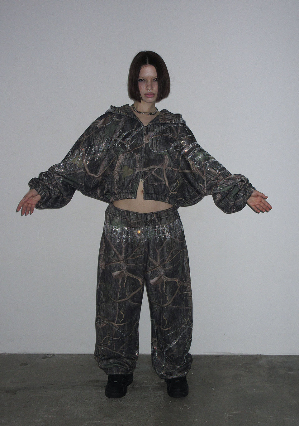 ENEMY RHINESTONE CROP ZIP HOODIE TREE CAMO