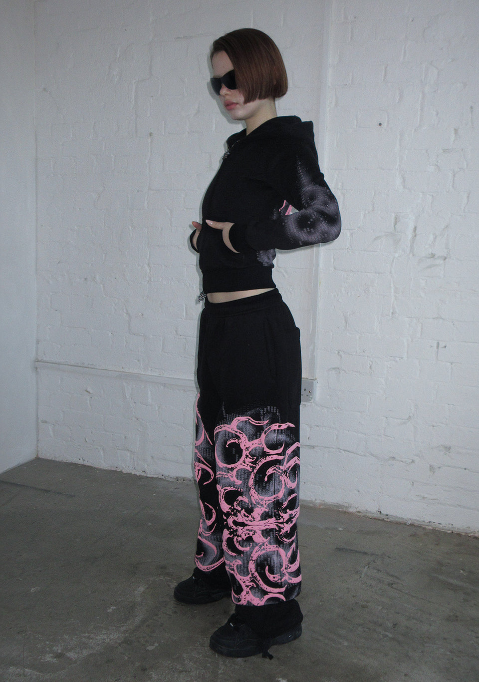 EUPHORIA PUFF PRINT FITTED ZIP HOODIE BLACK
