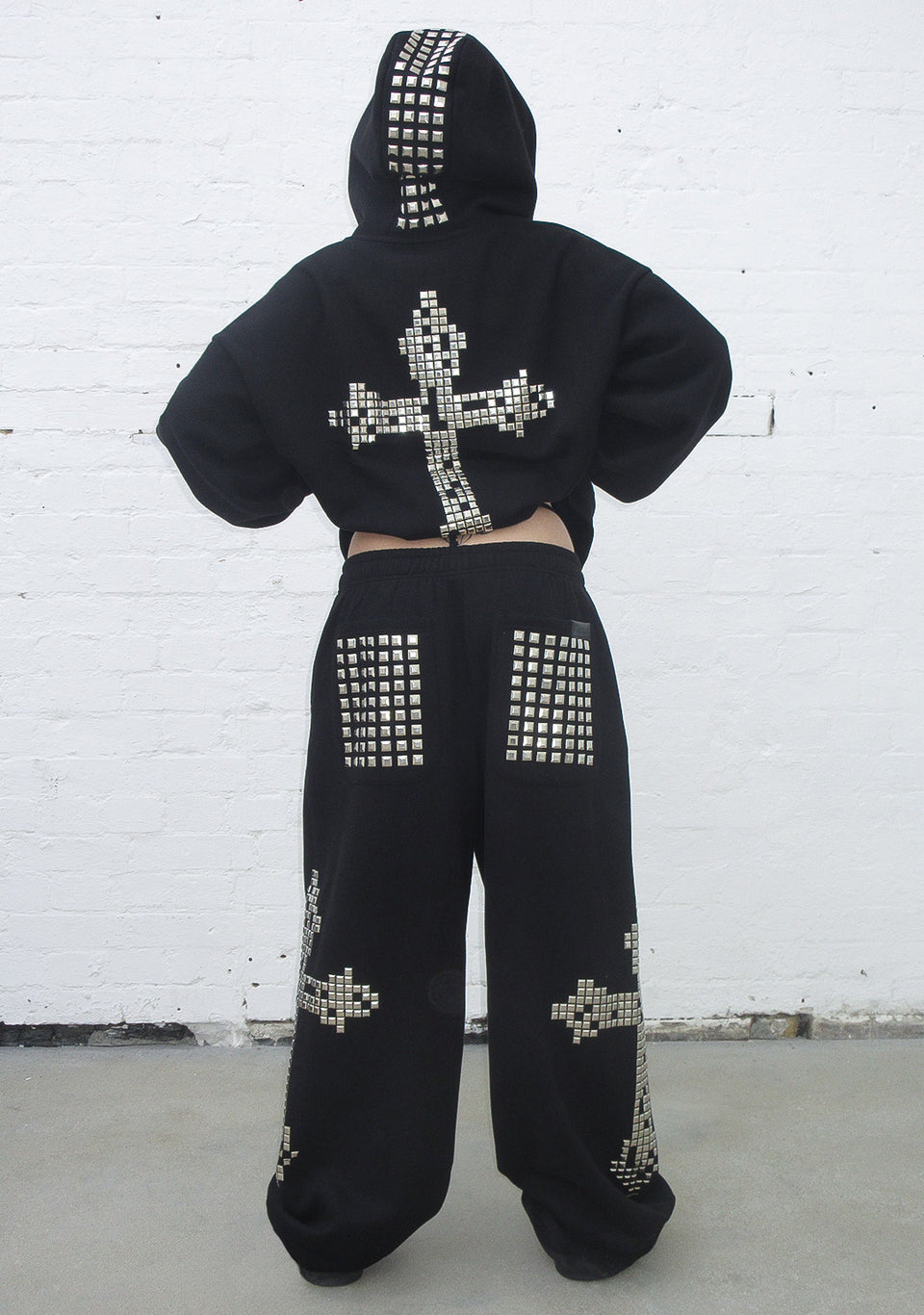 FAITHFUL STUDDED ZIP HOODIE BLACK