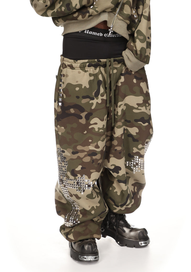 FAITHFUL STUDDED OVERSIZED SWEATPANTS CAMO