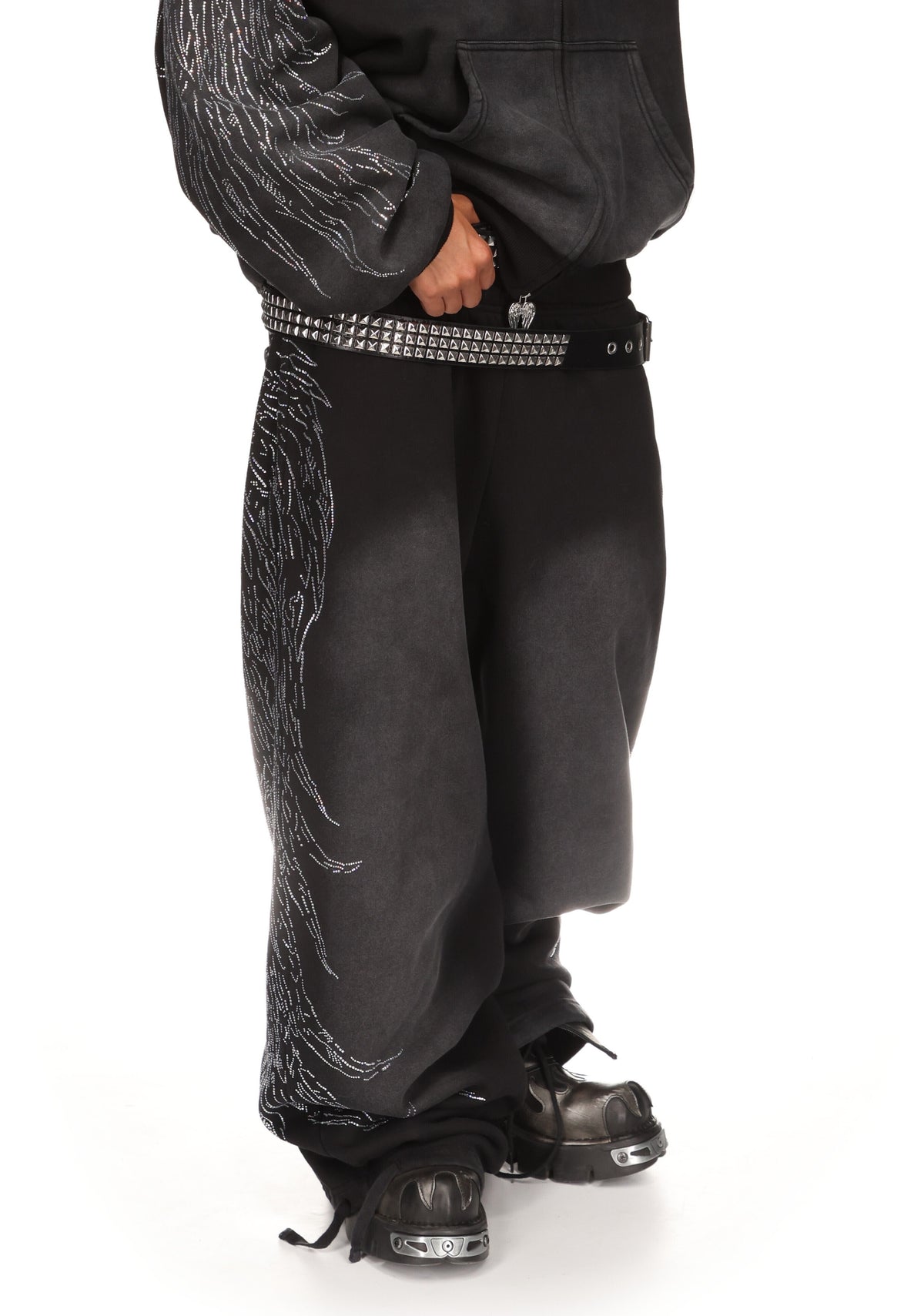 FALLEN RHINESTONE OVERSIZED SWEATPANTS WASHED BLACK