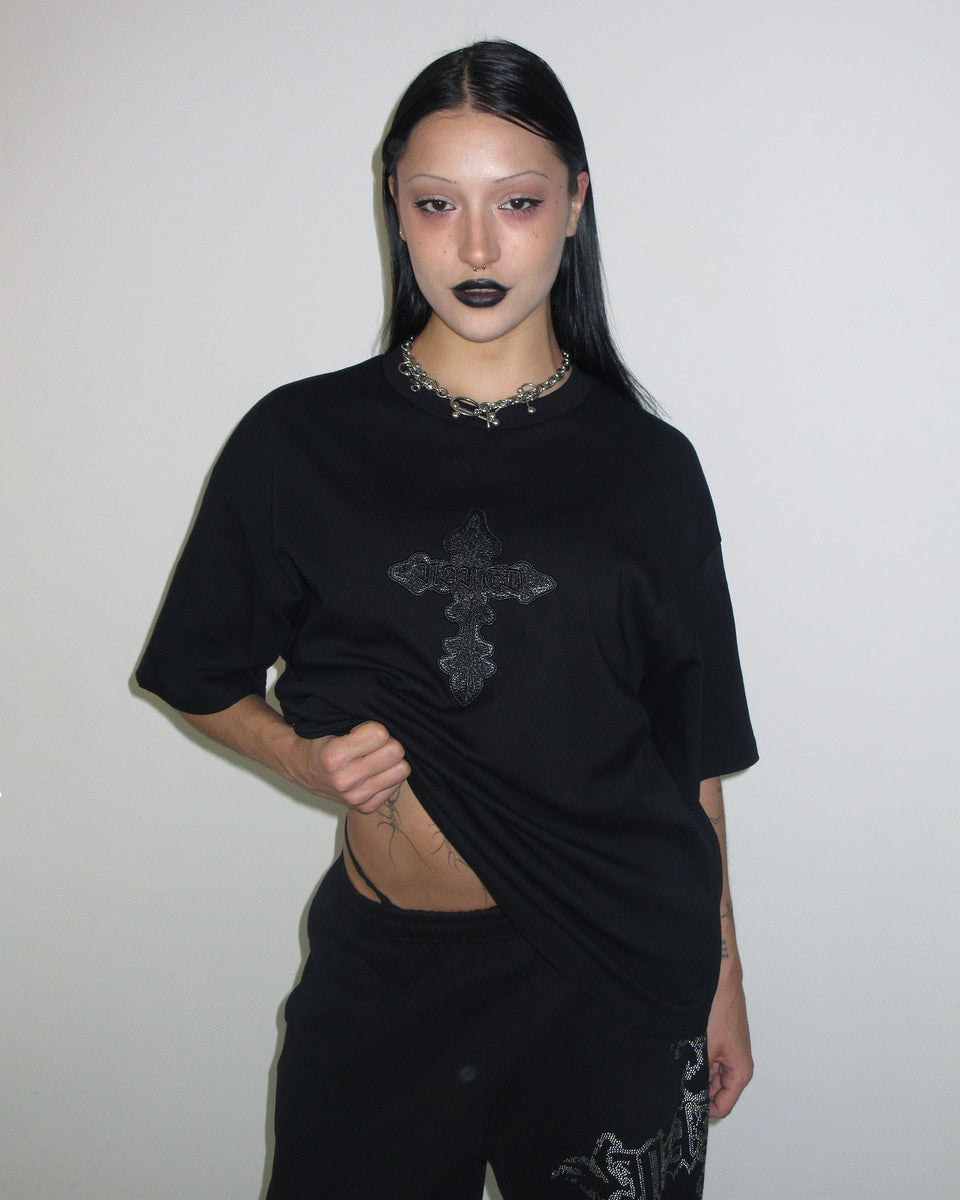 FERAL PATCH DETAIL OVERSIZED TEE BLACK